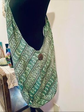LIKE NEW Fair Trade Handmade! Green Patterned Crossbody Sling Bag